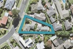 2/2 Law Street, Torbay, Auckland