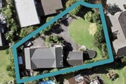 2/11 Aylmer Court, Eastern Beach, Auckland