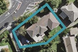 2/2 Norman Road, Titirangi, Auckland