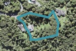 924 West Coast Road, Waiatarua, Auckland