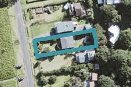 79 Marine Parade North, Piha