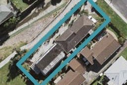 2/12 Hillcrest Avenue, Hillcrest, Auckland