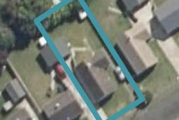 44 Kittyhawk Row, Bulls