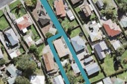 2/17 Fairclough Road, Beach Haven, Auckland