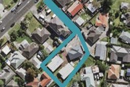 2/20 Ocean View Road, Northcote, Auckland