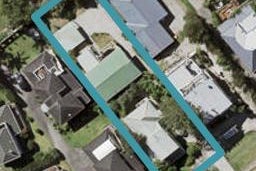 2/144 Sunset Road, Unsworth Heights, Auckland