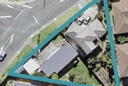 2/853 Beach Road, Waiake, Auckland