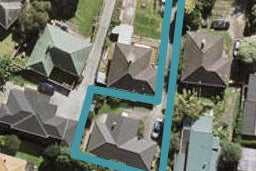 8A Greenslade Crescent, Northcote, Auckland