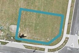 2 Len Ireland Drive, Kumeu