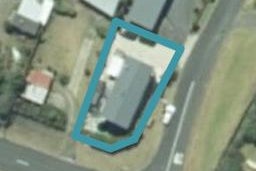 10 Lorenzen Bay Road, Raglan