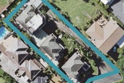 2/21 Commodore Parry Road, Castor Bay, Auckland