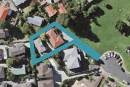 2/11 Spears Place, Botany Downs, Auckland