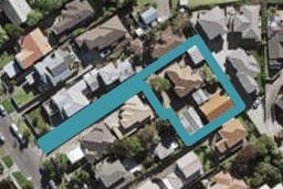 2/0 Hayr Road, Three Kings, Auckland