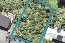 11 Falls Road, Waitākere, Auckland