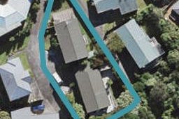 1/6 Fernlea Rise, Bayview, North Shore City