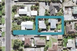 1/8A Bishop Street, Green Bay, Auckland