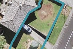 2 Halcombe Place, Green Bay, Auckland