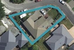 6 Holdaway Grove, Richmond