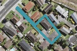 2/16 Sturges Road, Henderson, Auckland