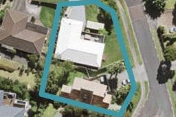 2/30 Bronzewing Terrace, Unsworth Heights, Auckland