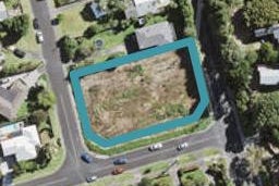 1 Warwick Avenue, Titirangi, Auckland