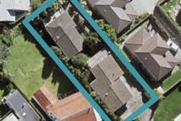 2/114 Sunset Road, Unsworth Heights, Auckland