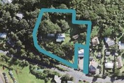16 Seaview Road, Piha, Piha