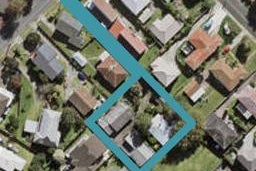 2/21 College Road, Northcote, Auckland