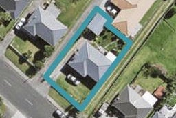 70 Awaroa Road, Sunnyvale, Auckland