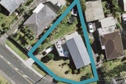 110 Awaroa Road, Sunnyvale, Auckland