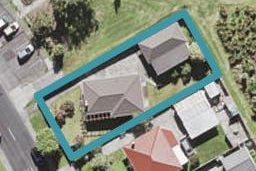 8 La Rosa Street, Green Bay, Auckland