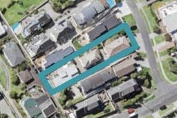 2/4 Te Akau Crescent, Bucklands Beach, Auckland