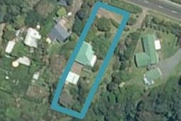 2142 Awhitu Road, Pollok