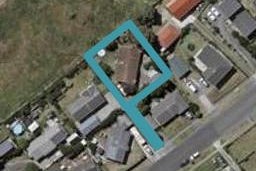 77 Queens Road, Waikanae Beach, Waikanae