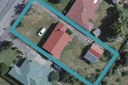 236 High Street North, Carterton