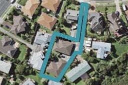 2/8 Channing Crescent, Botany Downs, Auckland