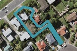 2/93A Sunset Road, Totara Vale, North Shore City