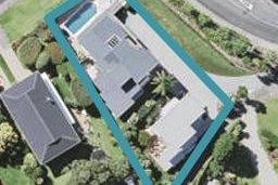 1/2 Newhaven Terrace, Mairangi Bay, Auckland