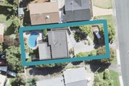 27 John Dee Crescent, Red Beach, Red Beach