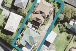 2/25 Mizpah Road, Waiake, Auckland