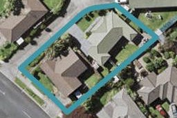 2/61 Burswood Drive, Burswood, Auckland
