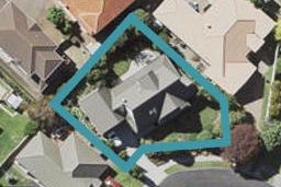 15 Sandalwood Place, Somerville, Manukau