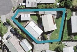 2/17 Macrocarpa Place, Ranui, Auckland