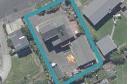 8 Bedford Parade, Brighton, Dunedin