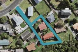 2/5 Miriam Corban Heights, Henderson, Auckland