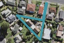 2/129 Chivalry Road, Glenfield, Auckland