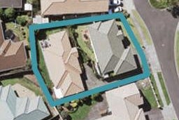 2/12 Arrathorne Place, Northpark, Auckland