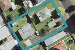 2/27 Railway Street West, Papakura, Auckland