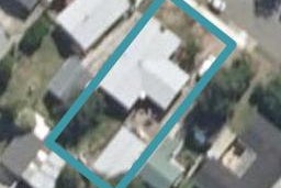 3 Pain Street, Bulls