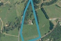 111 Cemetery Road, Pollok, Pollok
